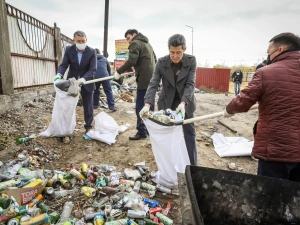 Айсен Николаев: «До наступления зимы необходимо убрать мусор в Якутске»