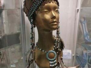 Изделия 100 мастериц из семи регионов России представлены на выставке «Бисер Севера» в Якутске