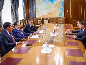 Глава Якутии встретился с делегацией Совета Федерации Федерального Собрания РФ