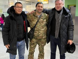 В аэропорту Якутска встретили участника СВО, приехавшего в отпуск