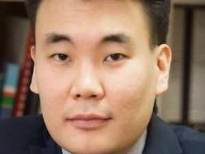 Ректор Высшей школы инновационного менеджмента при Главе РС(Я) Миронов Василий 14 января освобожден от должности ректора «по собственной инициативе»