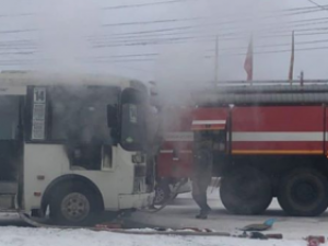 В Якутске загорелся маршрутный автобус