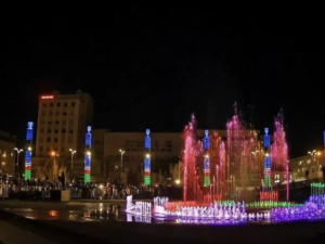 Подрядчик проведет замену газона у центрального фонтана Якутска