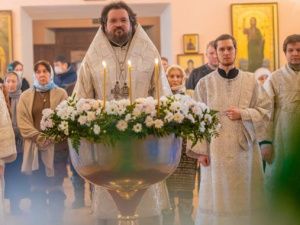 В Крещенский сочельник в Якутске прошла Божественная Литургия