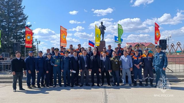 Спасатели  получили благодарности за помощь Намскому району во время паводка