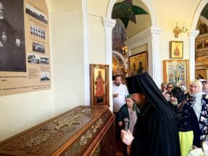 Престольный праздник Никольского храма отметили за Архиерейским богослужением в Якутске