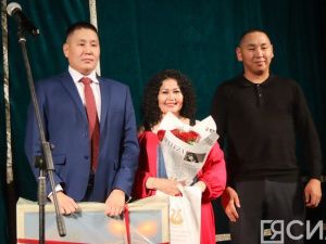 В ТЮЗе Якутии завершилась декада 35-летия творческой деятельности артистки Марии Даниловой