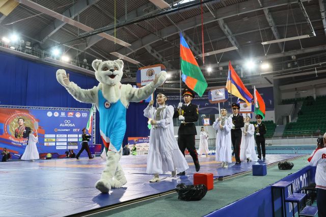 В Якутии торжественно открыли Международные соревнования памяти олимпийского чемпиона Романа Дмитриева