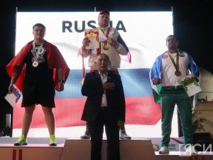 Виктор Колибабчук завоевал звание трехкратного чемпиона мира по мас-рестлингу