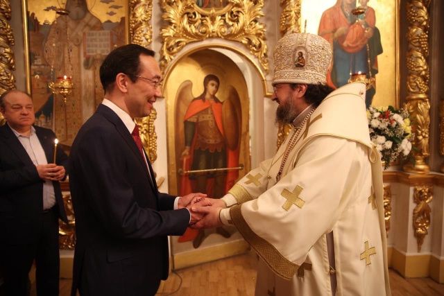 Айсен Николаев принял участие в Крёстном ходе и Божественной Литургии