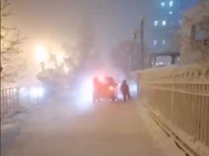 В Якутске к ответственности привлечён водитель, ехавший по тротуару 