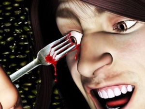 Жена проткнула глаз мужу вилкой во время ссоры