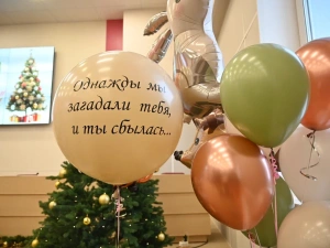 В Перинатальном центре Якутска состоялась торжественная выписка первых  новорожденных в Год семьи в России и в Год детства в Якутии