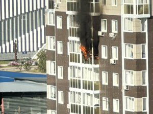 Пожар в многоквартирном доме: Женщина в крайне тяжелом состоянии