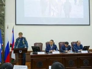 С 20-летием со дня образования системы гражданской обороны столицы всех ветеранов и сотрудников поздравил Председатель Гордумы Якутска Альберт Семенов