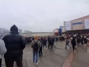 Эхо несанкционированного митинга: Некоторые девушки во время задержания оказали неповиновение сотрудниками полиции