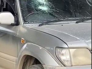 В Якутске автовандалы разбили несколько автомобилей