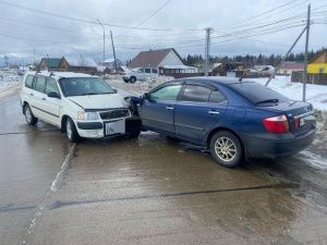 В Якутии пьяный водитель иномарки устроил ДТП