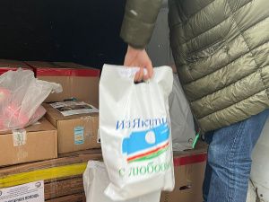Военнослужащим в госпитале Вишневского передали гостинцы из Якутии