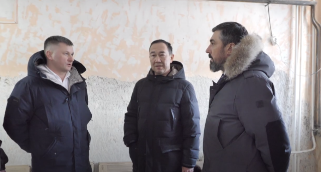 Глава Якутии проверил ход ремонтных работ в Нерюнгринской центральной больнице