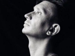 Вынесен приговор мужчине, избившему до смерти музыкального руководителя Русского драмтеатра