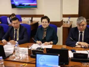 Дальнейшую реализацию госпрограммы по сохранению и развитию языков обсудили в Якутии