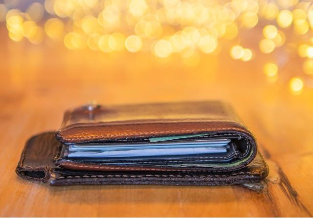 В Якутске полиция разыскивает владельца найденного кошелька с деньгами