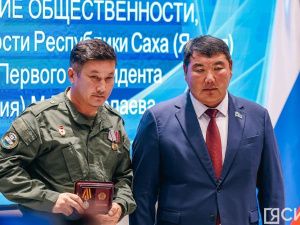 Собрание общественности провели в Якутии в память о первом президенте республики