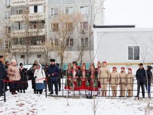 Аллея памяти ветеранов ВОВ открылась на улице Богдана Чижика в Якутске