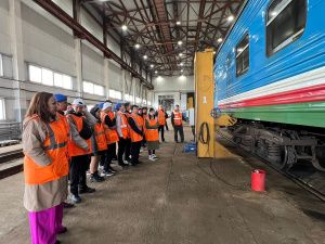 Представители АК «ЖДЯ»  приняли участие в торжественной линейке Нижне-Бестяхской школы № 1