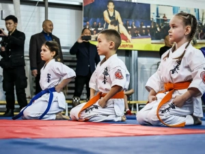 В Якутске состоялось торжественное открытие спортзала для школы №10, построенного на средства президентской дальневосточной субсидии