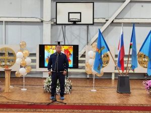 Дмитрий Садовников принял участие в торжественной линейке Болугурской школы