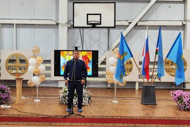 Дмитрий Садовников принял участие в торжественной линейке Болугурской школы