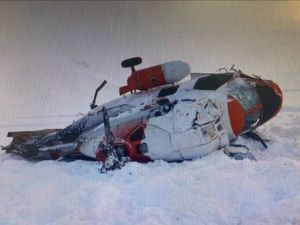 В Якутии вертолет опрокинулся на бок, пострадали пассажиры: Пилот предстанет перед судом