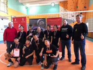 В Якутске прошли первые соревнования среди школьников по сахаваболу на Кубок Гагарина