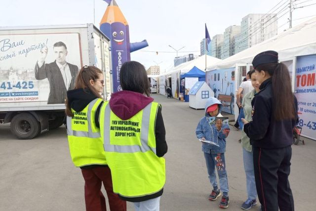 В Якутске школьникам рассказали о ПДД в рамках акции «Безопасный путь в школу»