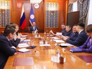 Айсен Николаев проверил руководство правительства на знание истории: Пробелы есть