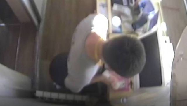 В Якутске сотрудник магазина техники украл полмиллиона рублей и потратил их на спортивные онлайн-ставки