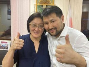 Сардана Авксентьева поздравляет горожан и Евгения Григорьева