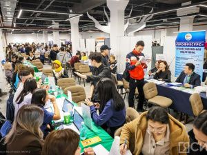 Порядка 10 тысяч вакансий по приоритетным отраслям представили на ярмарке трудоустройства в Якутске