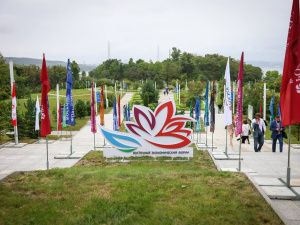 Фоторепортаж с первого дня ВЭФ-2023: улица Дальнего Востока и культурная программа