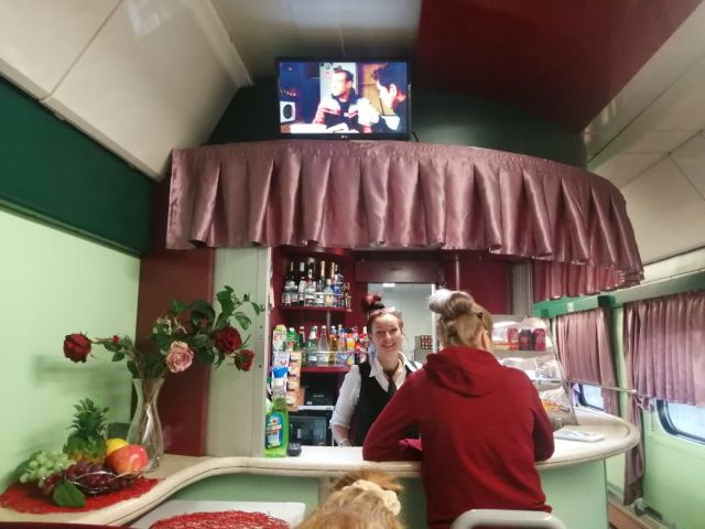 «ЖДЯ»:  Нужно ли брать с собой еду в поезд?