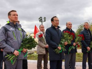 Глава Якутии почтил память геолога-первооткрывателя Ларисы Попугаевой