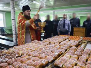 В Светлое Христово Воскресение священники посетили учреждения УФСИН