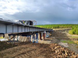 Мост через реку Чуоналыр в Мирнинском районе Якутии введут в ноябре