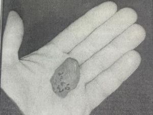 В Якутии под лед провалился снегоход: Один человек утонул, второй смог выбраться на берег