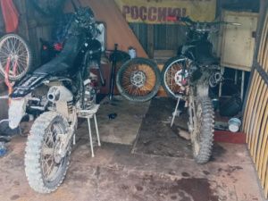 В Ленском районе подростки похитили с одной автостоянки два мотоцикла и квадроцикл