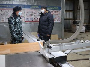 Работа на благо республики: в исправительной колонии № 1 наращивается производство металлических контейнеров для мусора