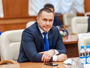 Ил Дархан вручил якутянам государственные награды за выдающиеся заслуги