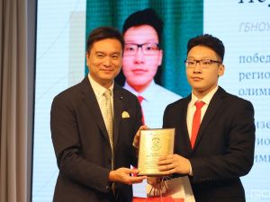 Гранты вручили одаренным и талантливым детям Якутии